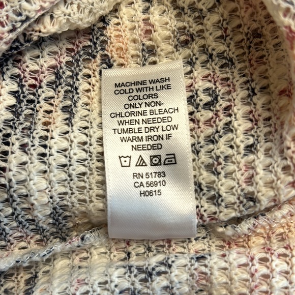 3/$25 Maurice’s Light Weight Knit Aztec V Neck 3/4 Sleeve Southwest Top. Size L - Picture 8 of 11